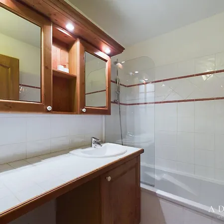 3* De 2 Avec Balcon En Plein Centre, Proche Pistes Et Commerces